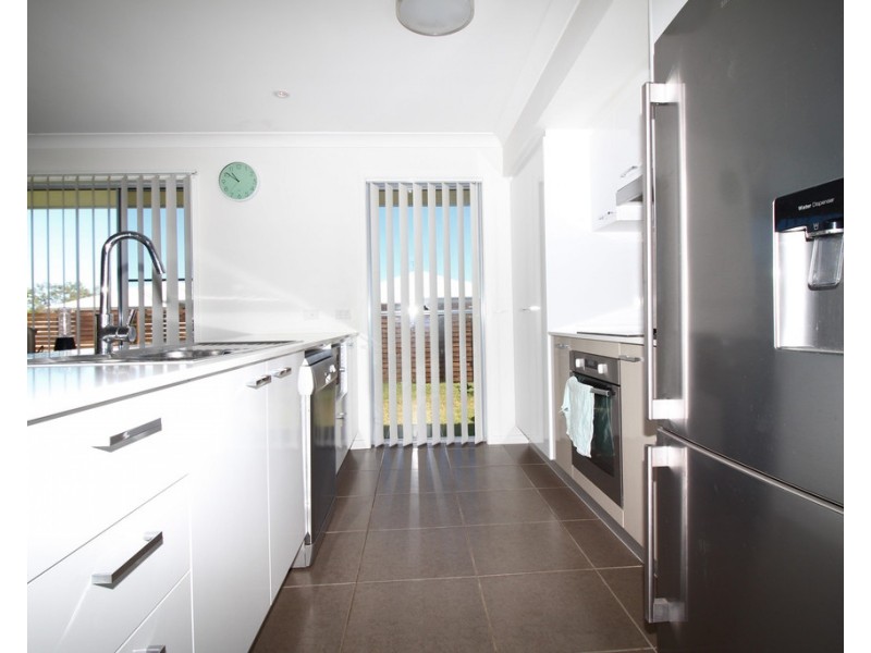 89 Canterbury Road, Emerald QLD 4720