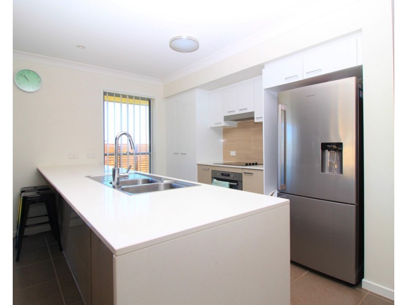 89 Canterbury Road, Emerald QLD 4720