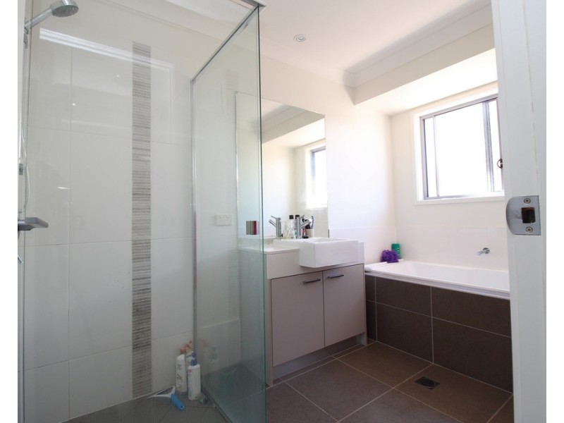 89 Canterbury Road, Emerald QLD 4720