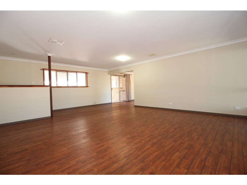 34 Cowan Crescent, Emerald QLD 4720