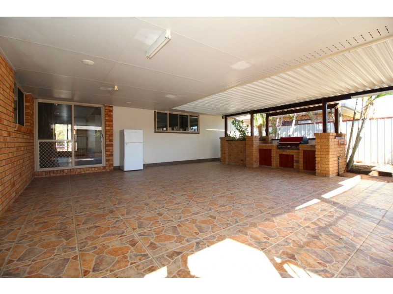34 Cowan Crescent, Emerald QLD 4720