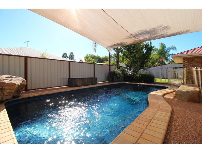 34 Cowan Crescent, Emerald QLD 4720
