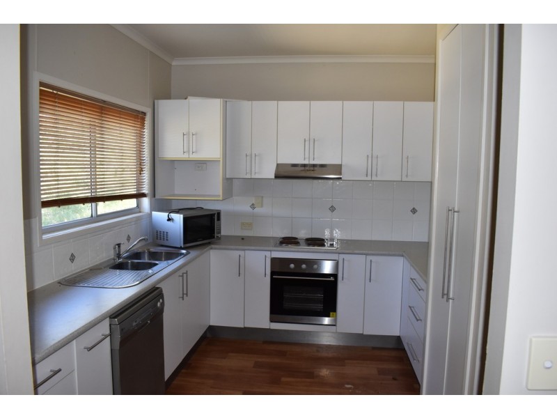 19 Garnet Street, Emerald QLD 4720