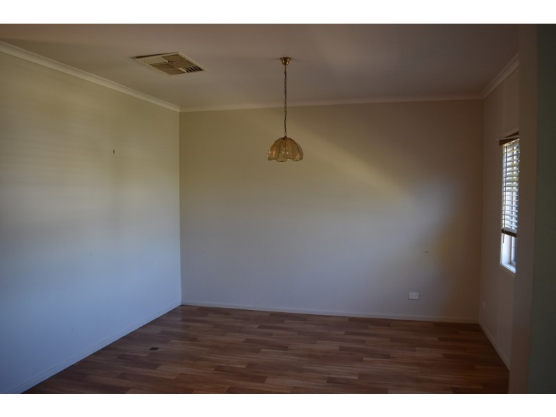 19 Garnet Street, Emerald QLD 4720