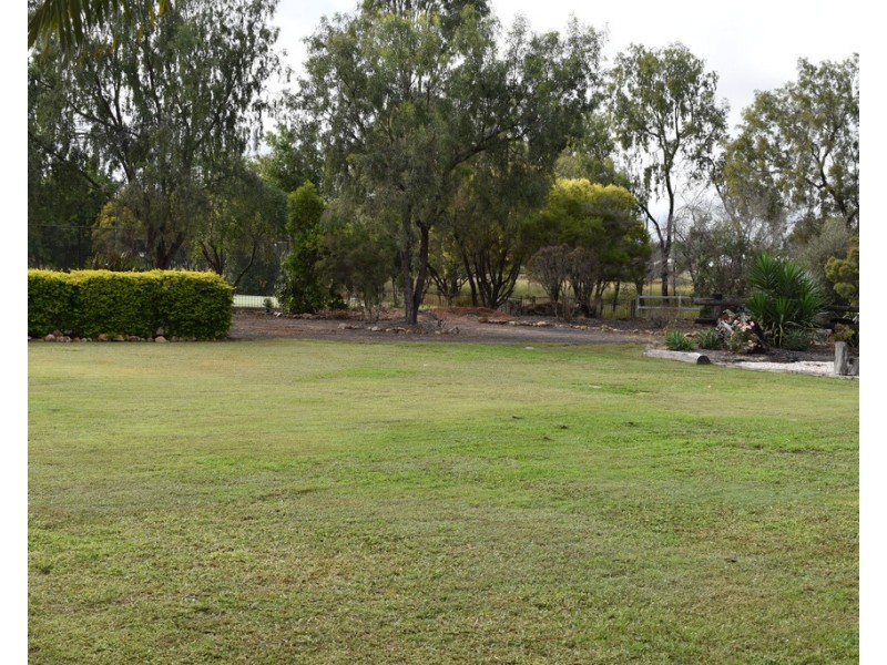 10 Coaker Drive, Emerald QLD 4720