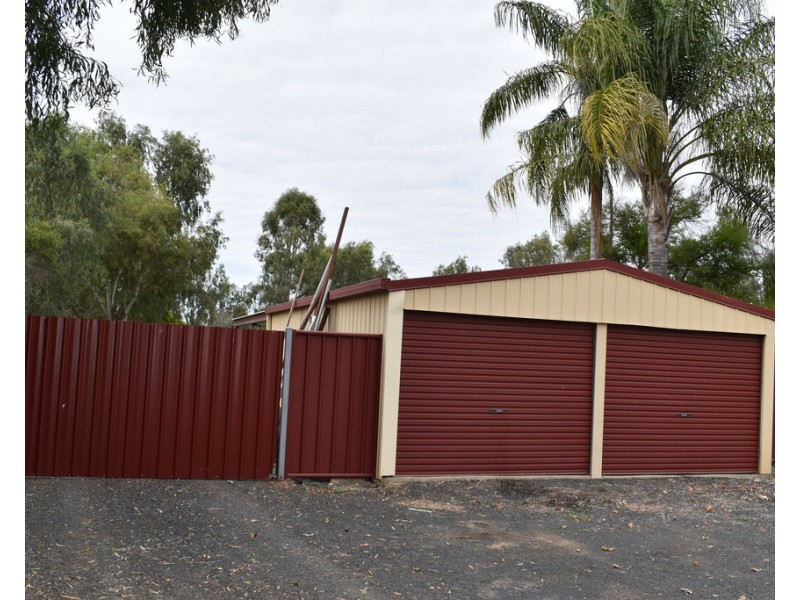 10 Coaker Drive, Emerald QLD 4720