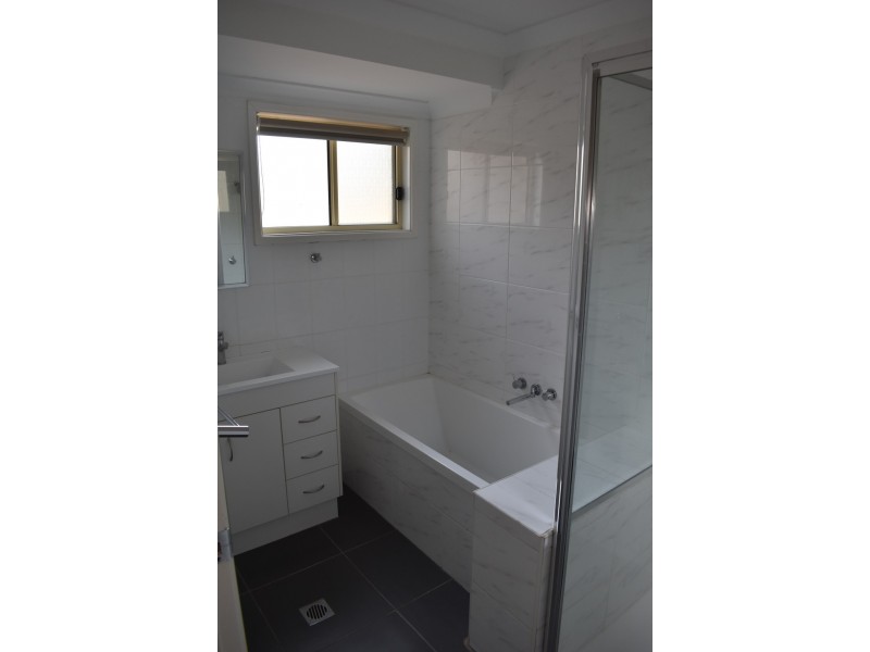 11 Louisa Court, Emerald QLD 4720