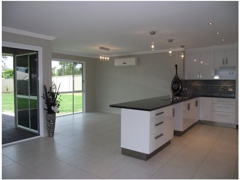 9 Moriarty Street, Emerald QLD 4720