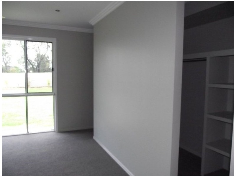 9 Moriarty Street, Emerald QLD 4720