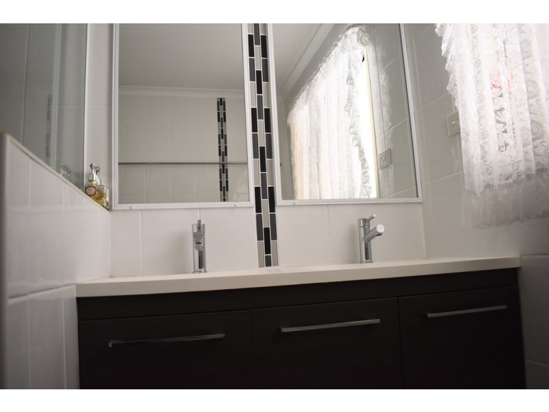 35 Tourmaline Road, Emerald QLD 4720