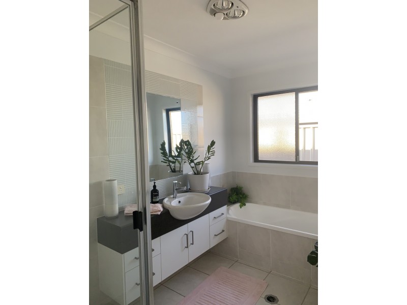 23 Glovar Street, Emerald QLD 4720