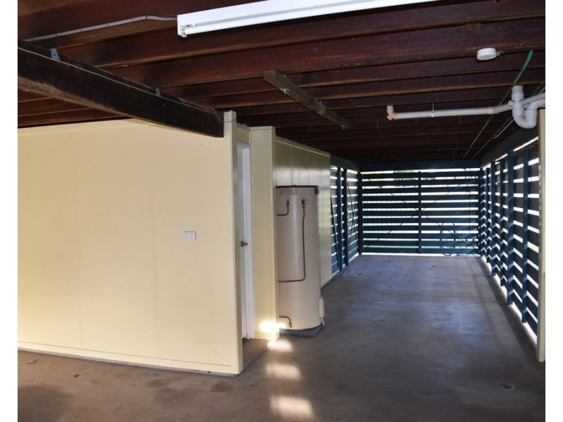 2 Thomas Place, Emerald QLD 4720