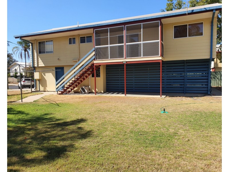 2 Thomas Place, Emerald QLD 4720