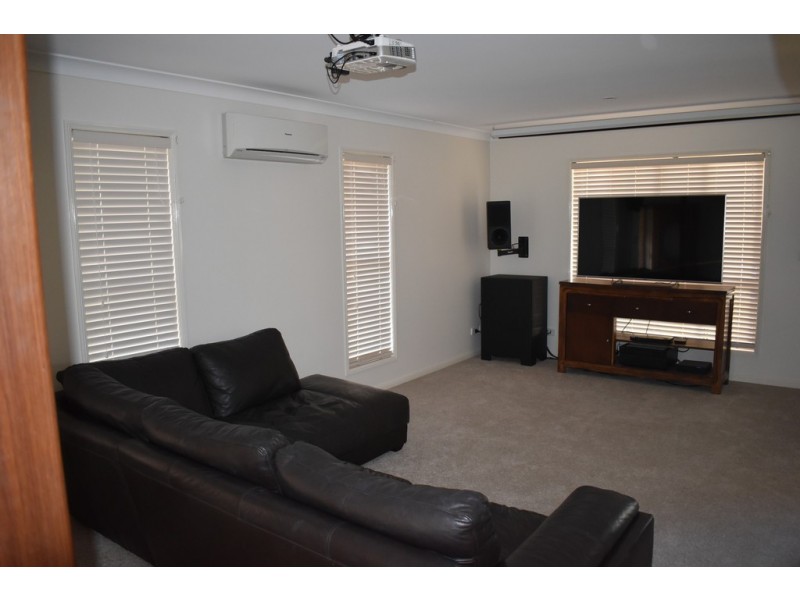 4 Ibell Court, Emerald QLD 4720