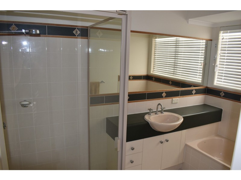 4 Ibell Court, Emerald QLD 4720