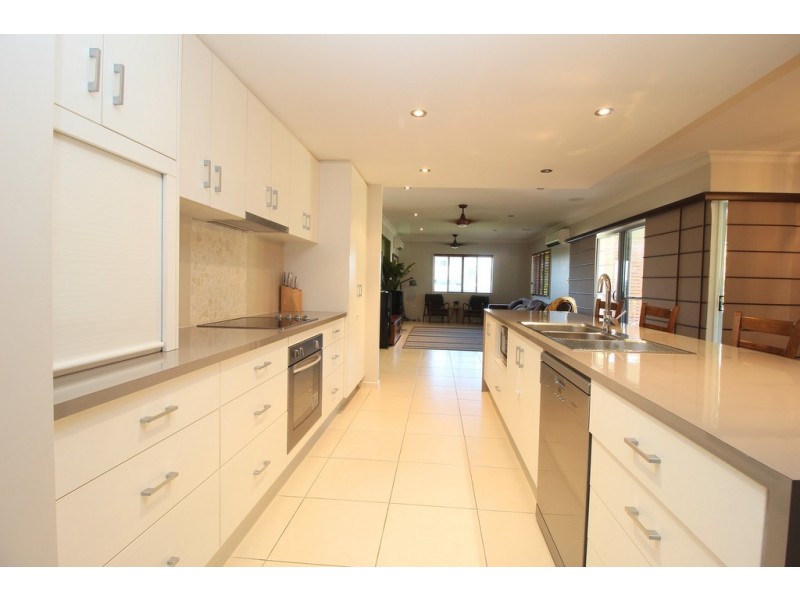 8 Morgan Place, Emerald QLD 4720