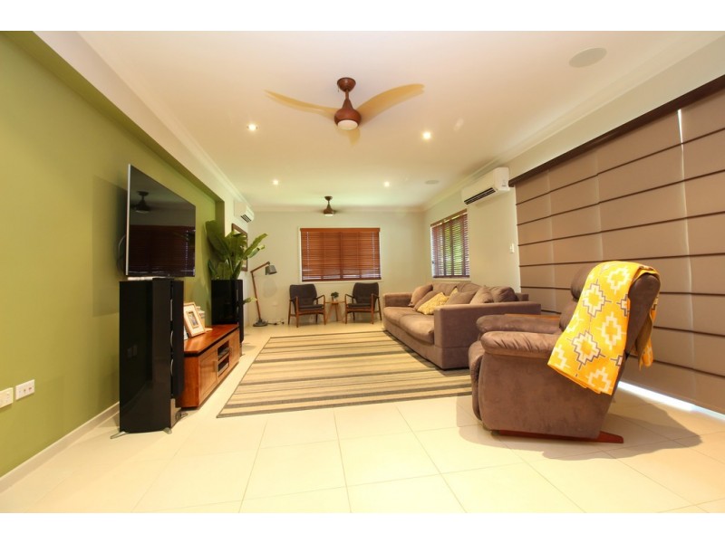 8 Morgan Place, Emerald QLD 4720