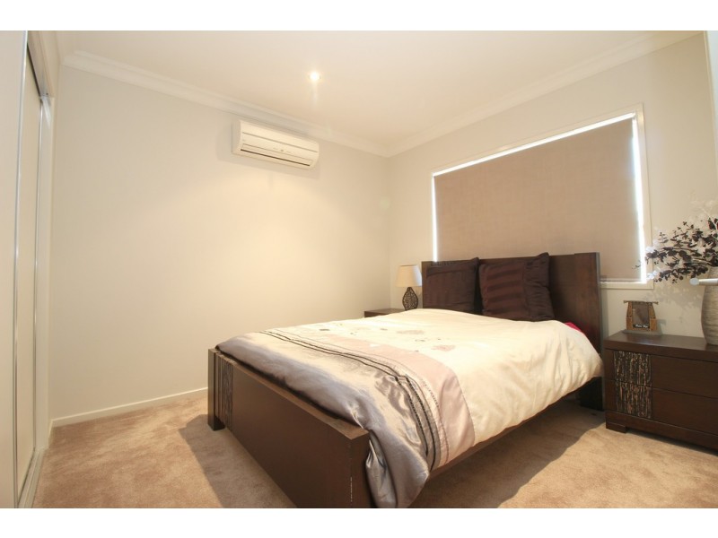 8 Morgan Place, Emerald QLD 4720