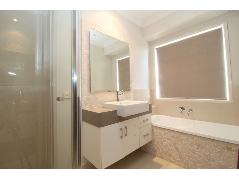 8 Morgan Place, Emerald QLD 4720