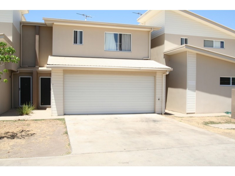 2/6 Sullivan Street, Emerald QLD 4720