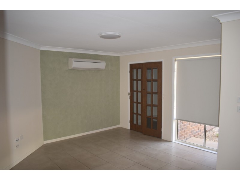 6 Spring Grove, Emerald QLD 4720