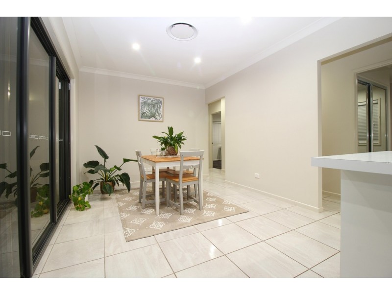 27 Canterbury Road, Emerald QLD 4720