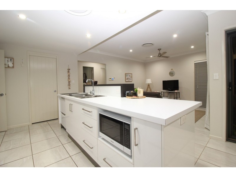 27 Canterbury Road, Emerald QLD 4720