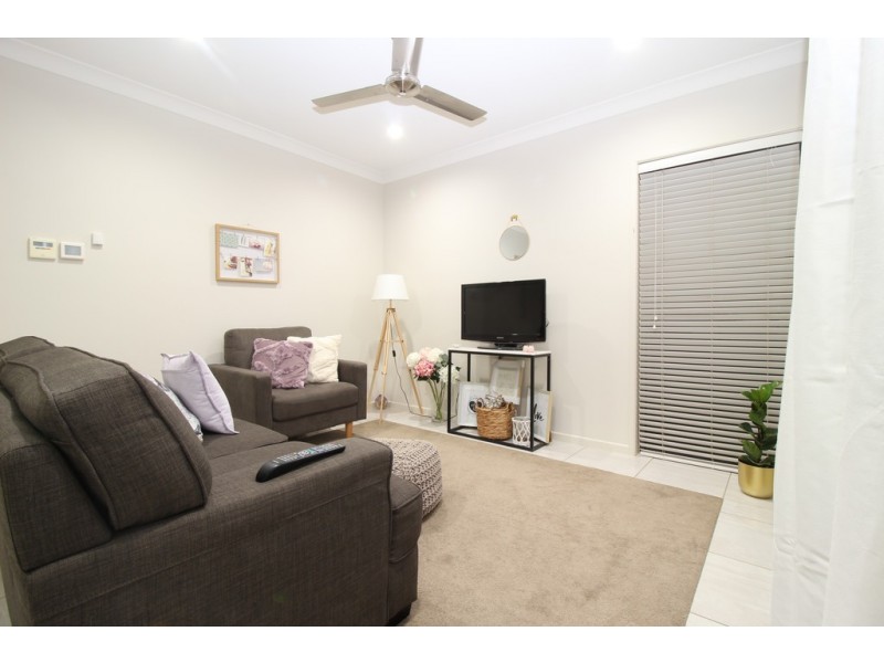 27 Canterbury Road, Emerald QLD 4720