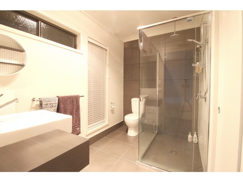 27 Canterbury Road, Emerald QLD 4720