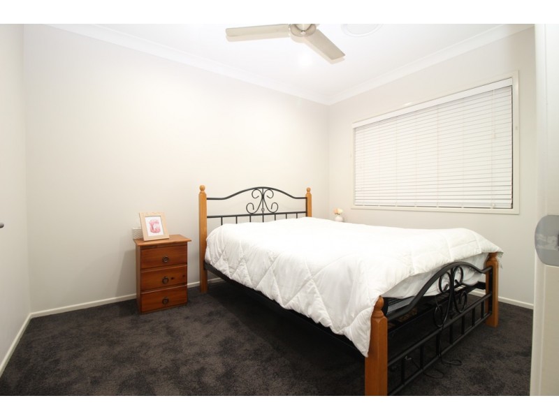 27 Canterbury Road, Emerald QLD 4720