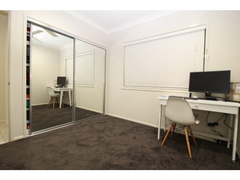 27 Canterbury Road, Emerald QLD 4720