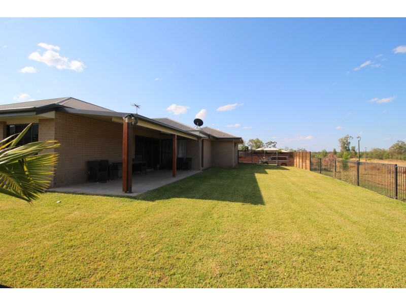 27 Canterbury Road, Emerald QLD 4720