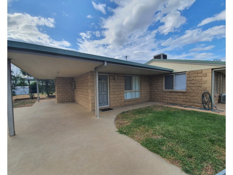 2/1 Buchholz Place, Emerald QLD 4720