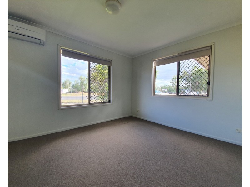 2/1 Buchholz Place, Emerald QLD 4720