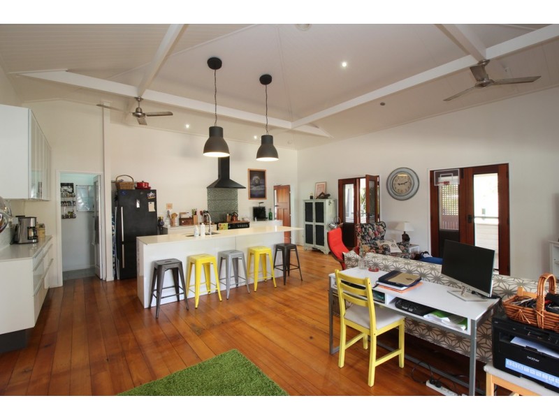 25 Theresa Street, Emerald QLD 4720