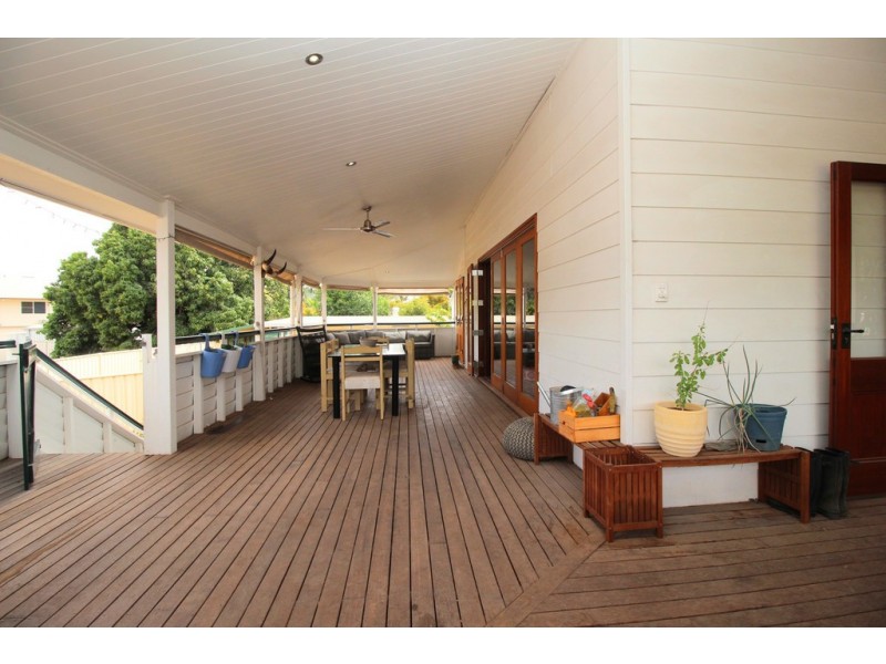 25 Theresa Street, Emerald QLD 4720