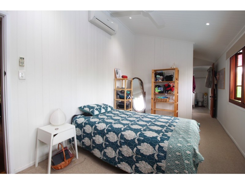 25 Theresa Street, Emerald QLD 4720