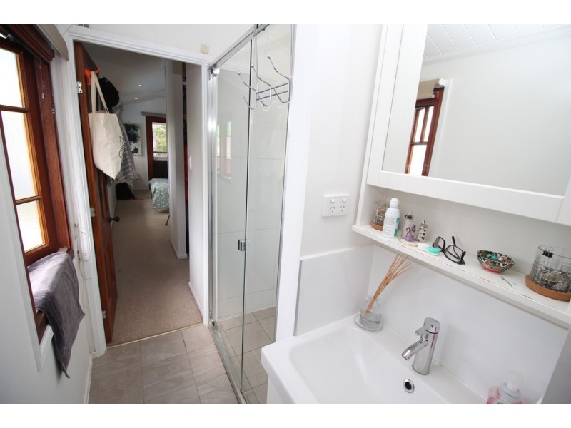 25 Theresa Street, Emerald QLD 4720