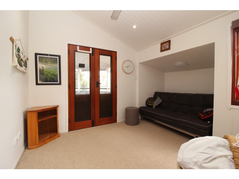 25 Theresa Street, Emerald QLD 4720