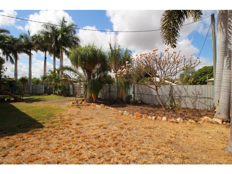 25 Theresa Street, Emerald QLD 4720
