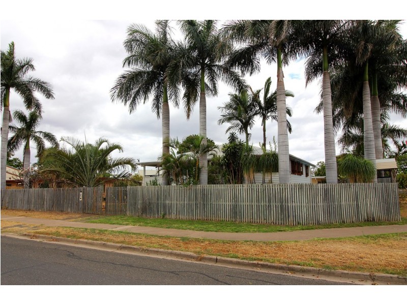 25 Theresa Street, Emerald QLD 4720