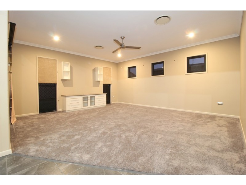 21 Callaghan Street, Emerald QLD 4720