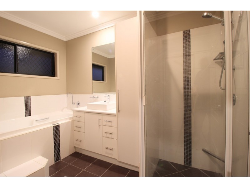 21 Callaghan Street, Emerald QLD 4720
