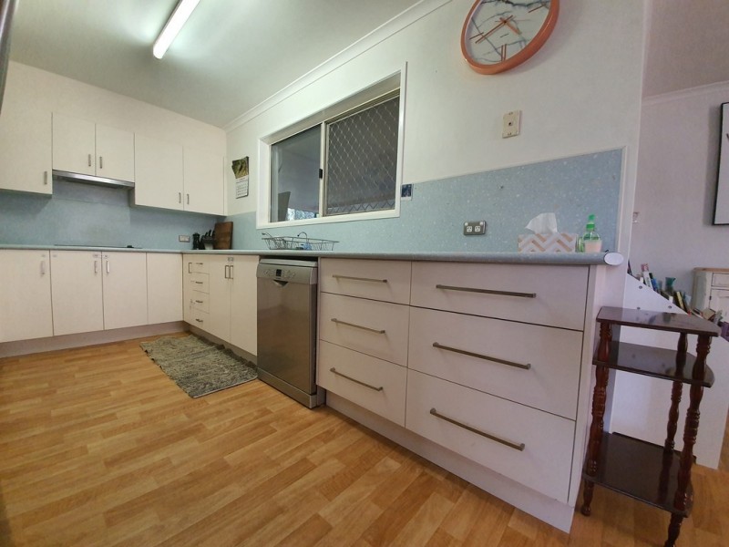 74 Park Avenue, Emerald QLD 4720