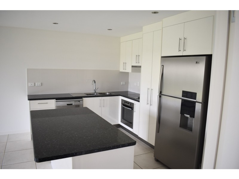 1/1 Calderwood Street, Emerald QLD 4720