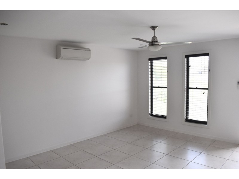 1/1 Calderwood Street, Emerald QLD 4720