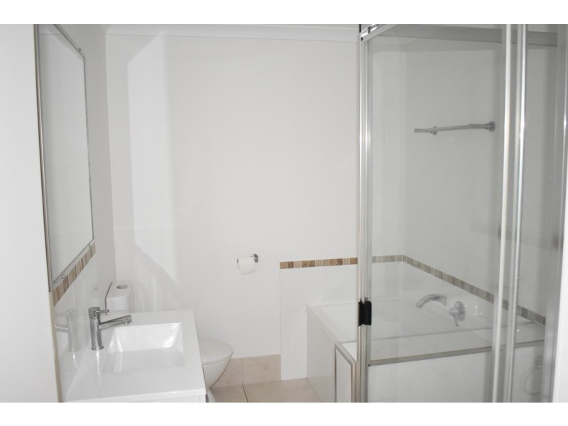 1/1 Calderwood Street, Emerald QLD 4720