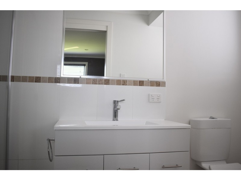 1/1 Calderwood Street, Emerald QLD 4720