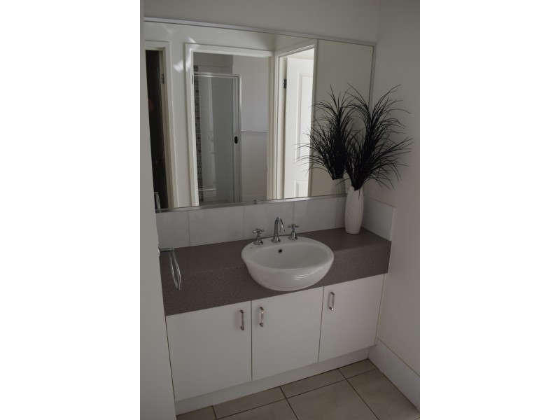 7 Hillcrest Street, Emerald QLD 4720