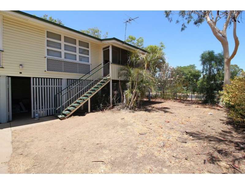 6 Racecourse Road, Emerald QLD 4720